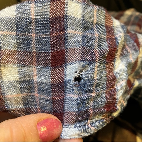 5/$20!Maurices keyhole neck plaid distressed long sleeve top L - Picture 8 of 9